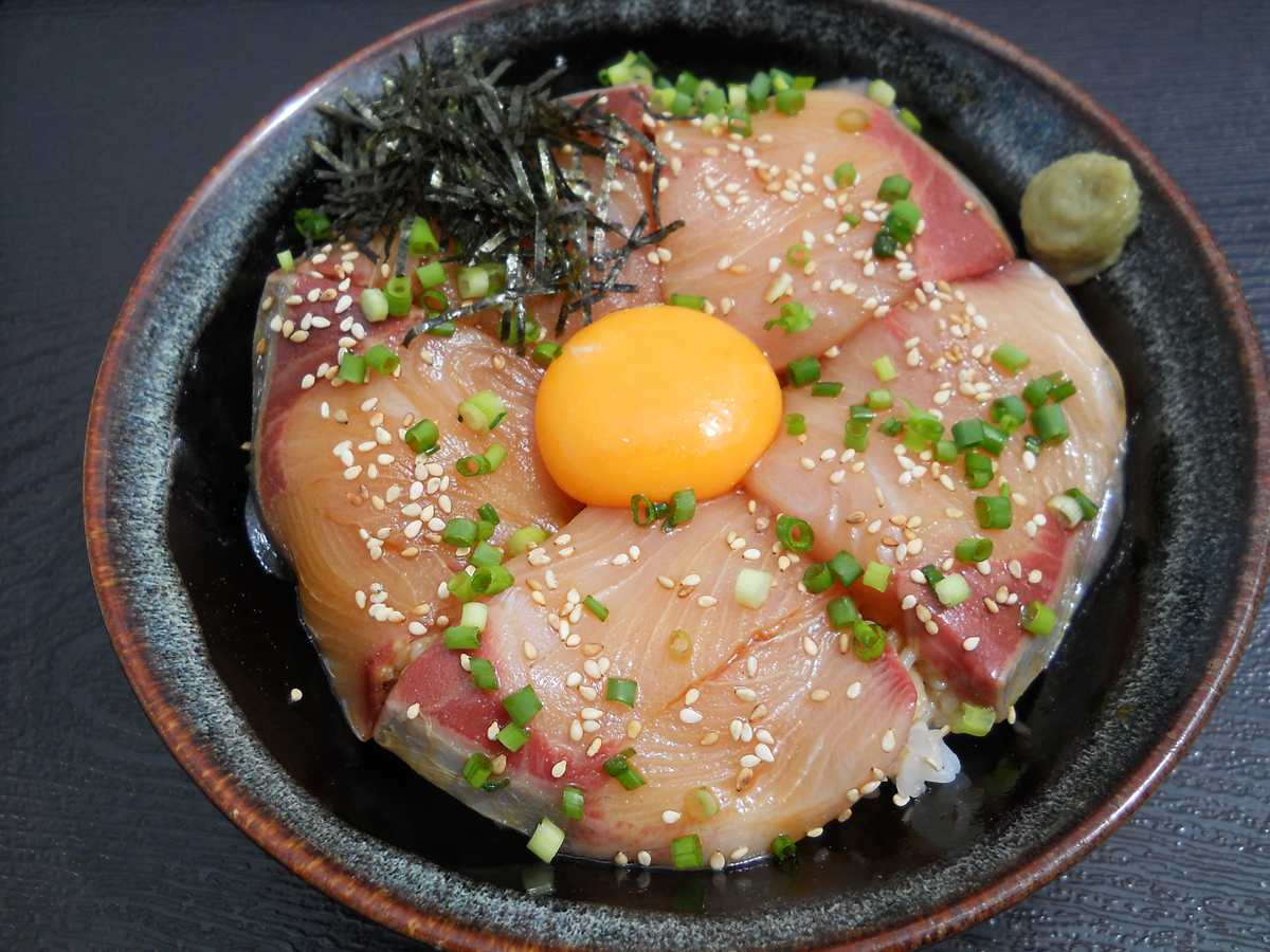 ハマチのづけ丼 四国の道の駅公式ポータルサイト 四国地区 道の駅 連絡会